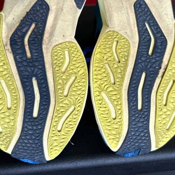 New Balance FuelCell Rebel V4 Women’s Size 8.5 - Picture 2 of 12